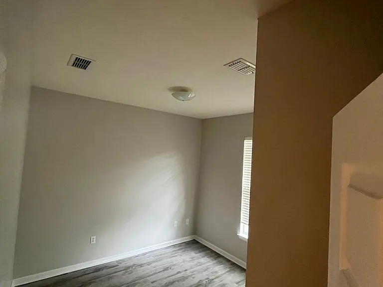 5600 Hampton Hill Cir — Photo 13