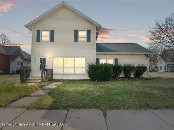 402 S Sheldon St, Charlotte, MI 48813