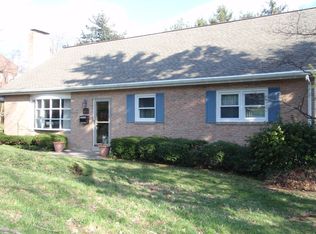 2 Hawthorne Rd, Reading, PA 19609