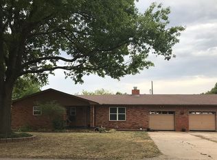 725 S Peach Ave, Newkirk, OK 74647