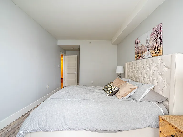 15 Kings Wharf Pl #403 — Photo 11