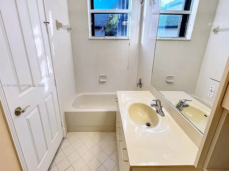 5028 SW 170th Ave — Photo 49