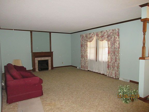 3rd image of 1640 Lexington Dr