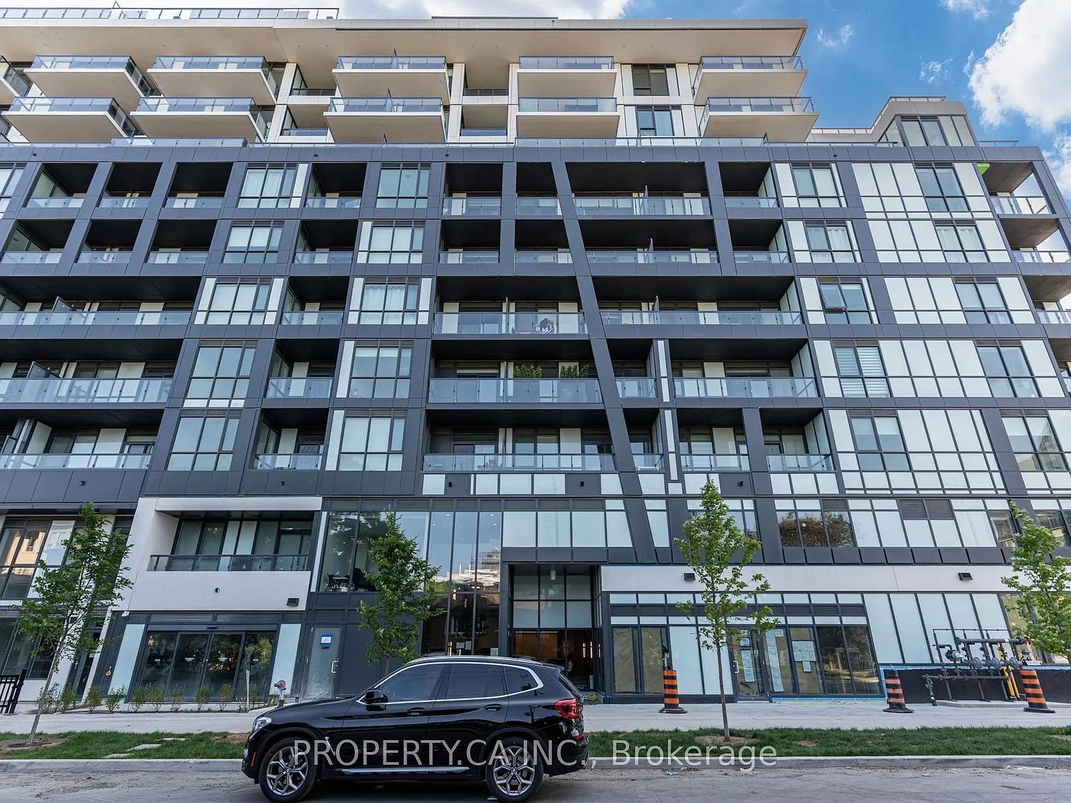 4 bed, $4,800 — Photo 1