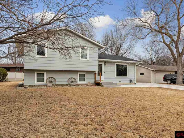 304 W Welcome Ave, Mankato, MN 56001