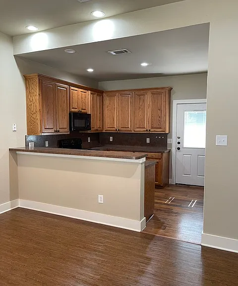 1104 Neff St #2 — Photo 4