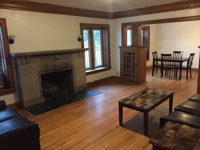 107 S Wright St — Photo 10