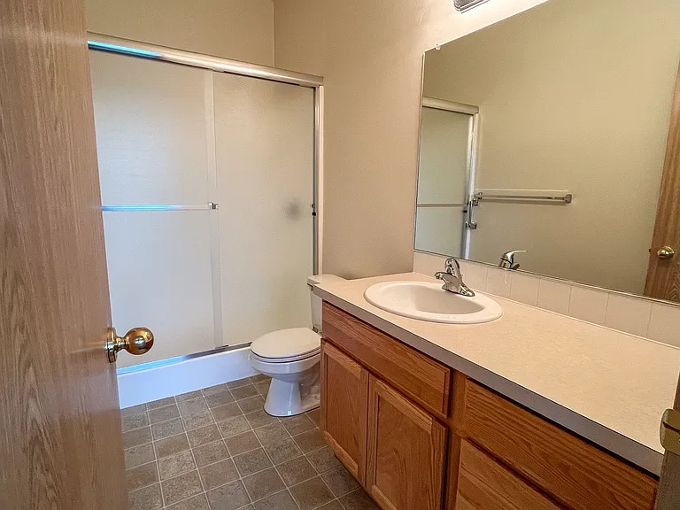 7519 N Perry St — Photo 7