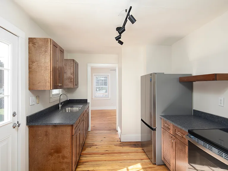 277 Elmwood Dr — Photo 3