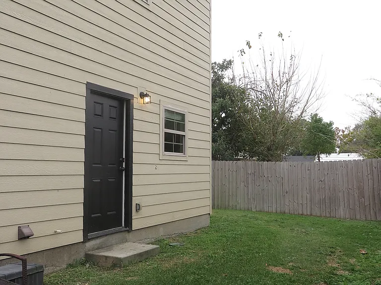 509 E Lagrange St #A — Photo 15
