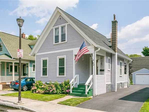 64 Bloomfield Pl, Rochester, NY 14620