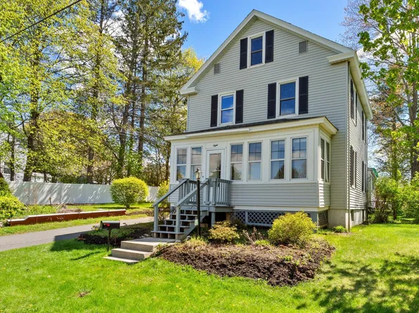 8 Mohegan St, Pittsfield, MA 01201