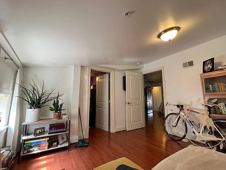 513 Park Ave #404 — Photo 8