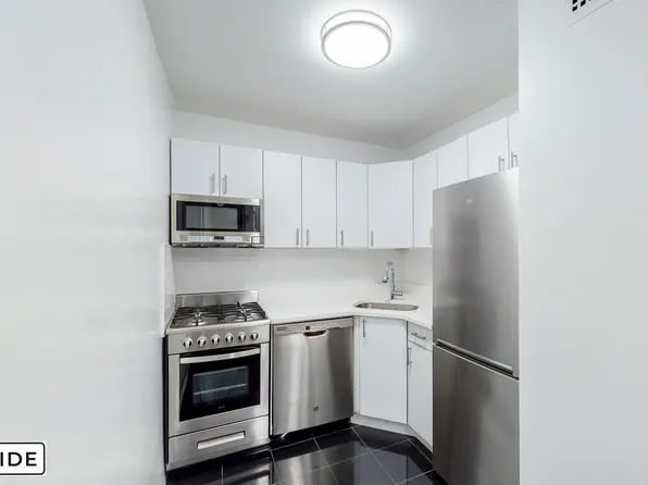 145 East 16th Street 10F image 3 of 11