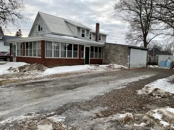 162 Union St, Woodstock, NB E7M 2X3