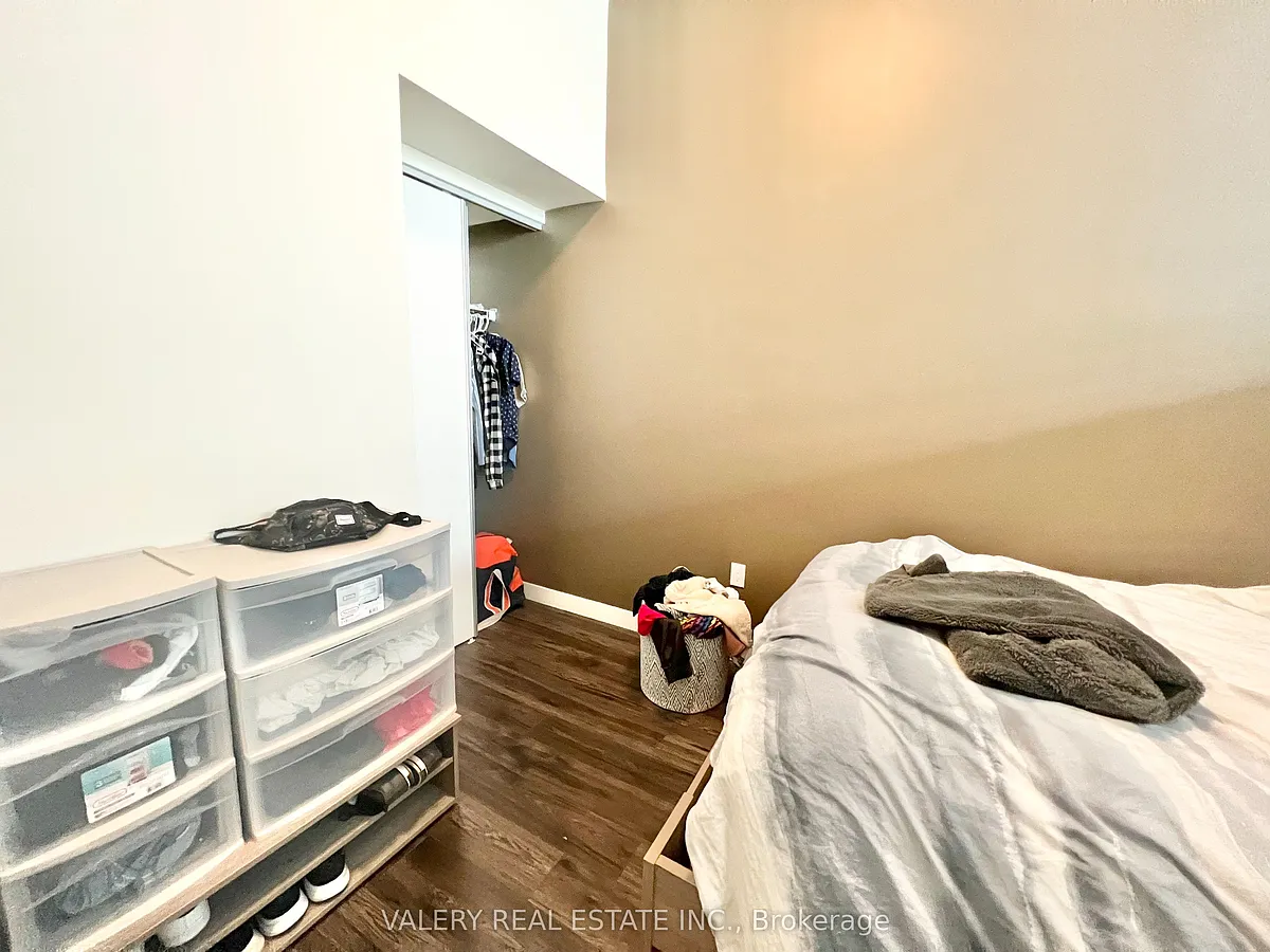 Building Photo - 257 Hemlock St #108