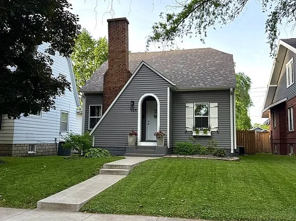 924 W Poplar St, Taylorville, IL 62568