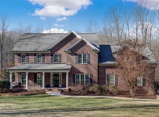 7147 Pleasant Oaks Rd, Greensboro, NC 27410