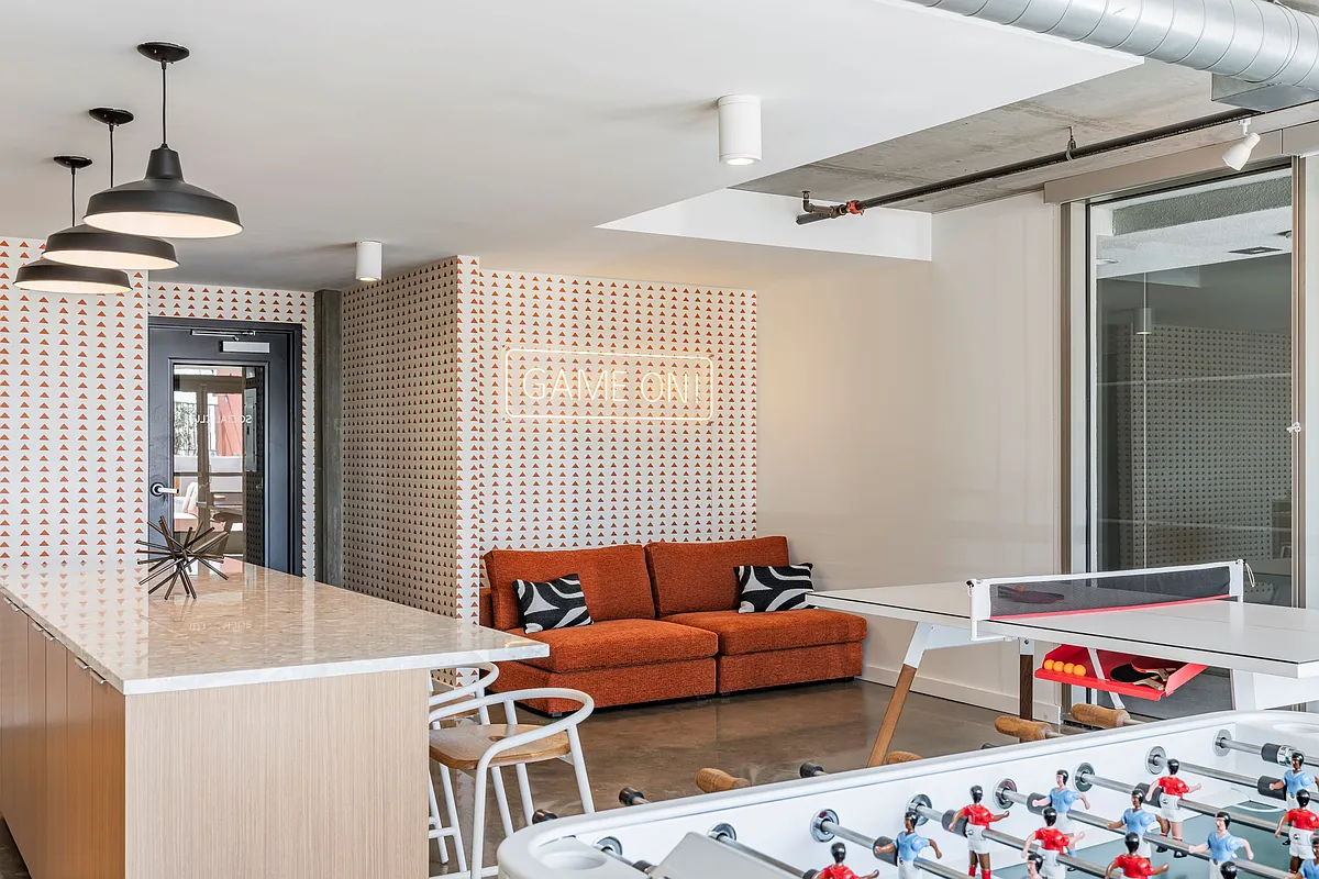 Resident Lounge - Lumina Hollywood