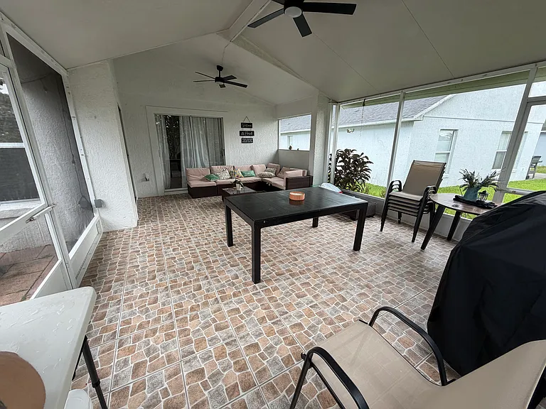 2503 Shelby Cir — Photo 36