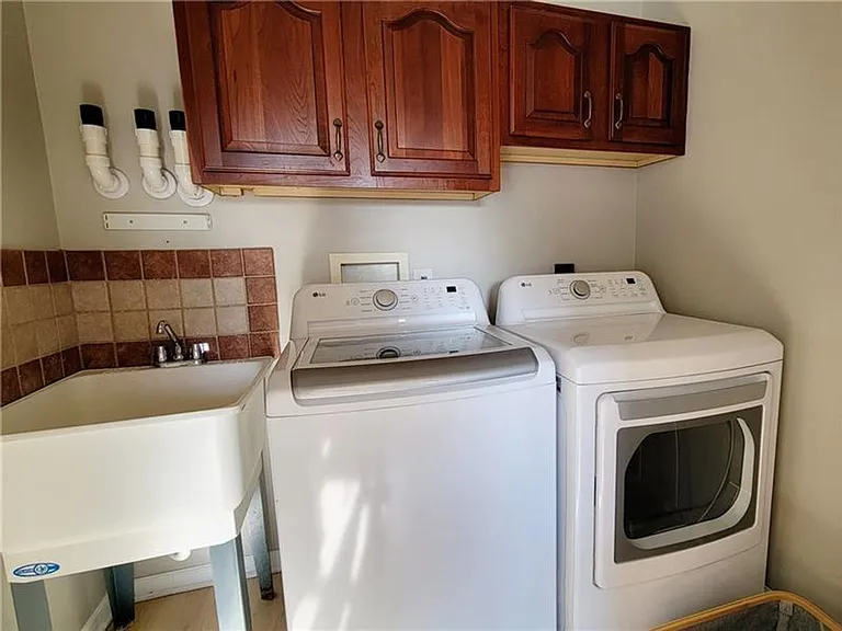 1421 Sandstone Dr — Photo 28