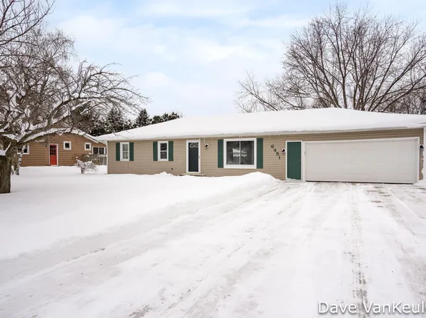 6451 12th Ave SW, Jenison, MI 49428