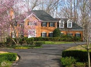 10610 Allenwood Ln, Great Falls, VA 22066