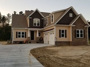 303 Summerfield Dr, Pikeville, NC 27863