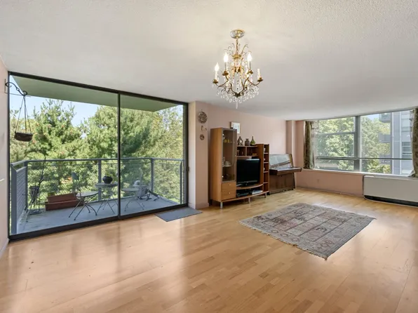 80 Park St APT 55, Brookline, MA 02446
