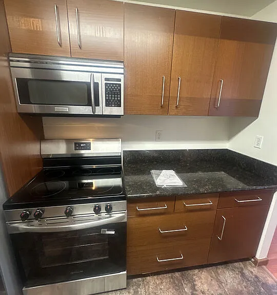 100 S Doheny Dr #213 — Photo 13