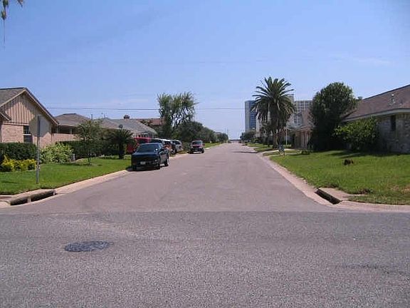 2nd image of 7702 Beluche Dr