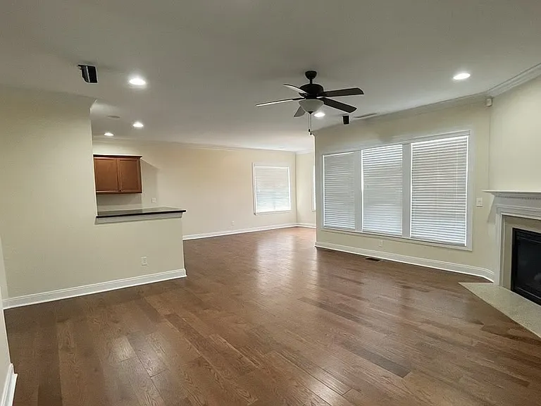 4017 Vallonia Dr — Photo 11