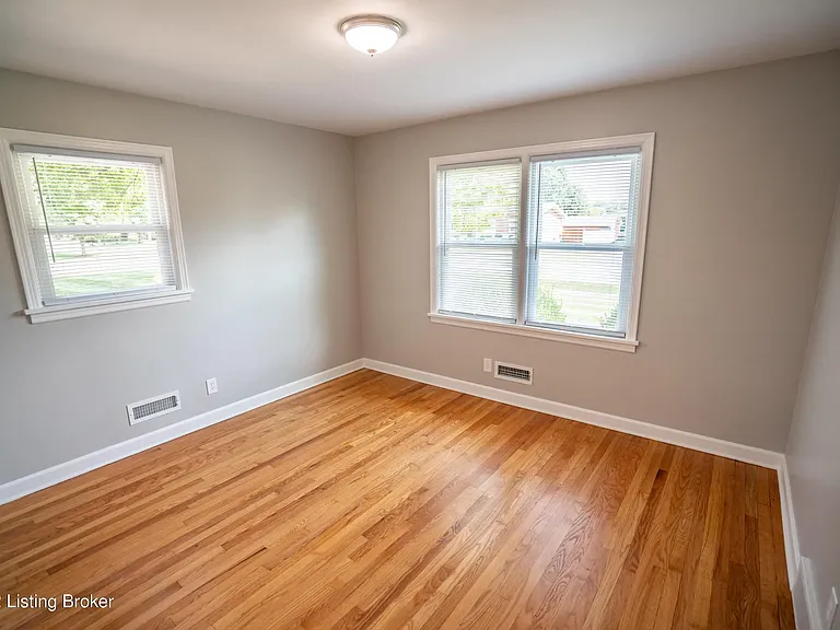 9008 Haviland Ave — Photo 22