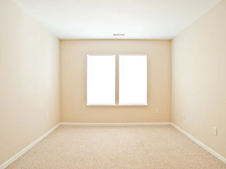 3255 N Oakland — Photo 8
