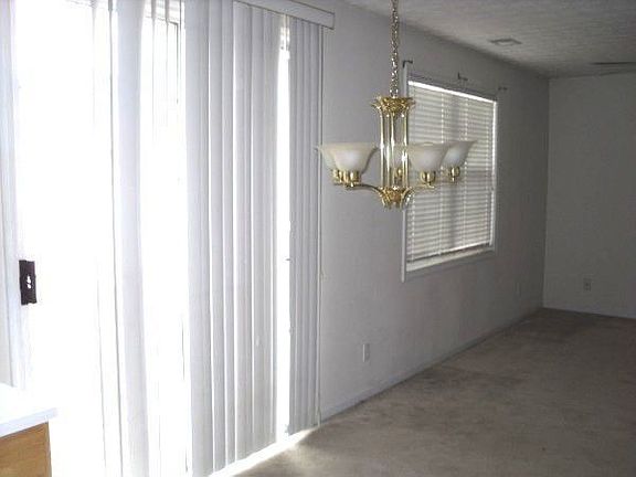 4th image of 639 Bedford Ct