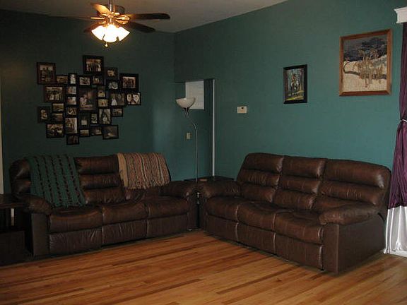 3rd image of 216 E Moss Ave