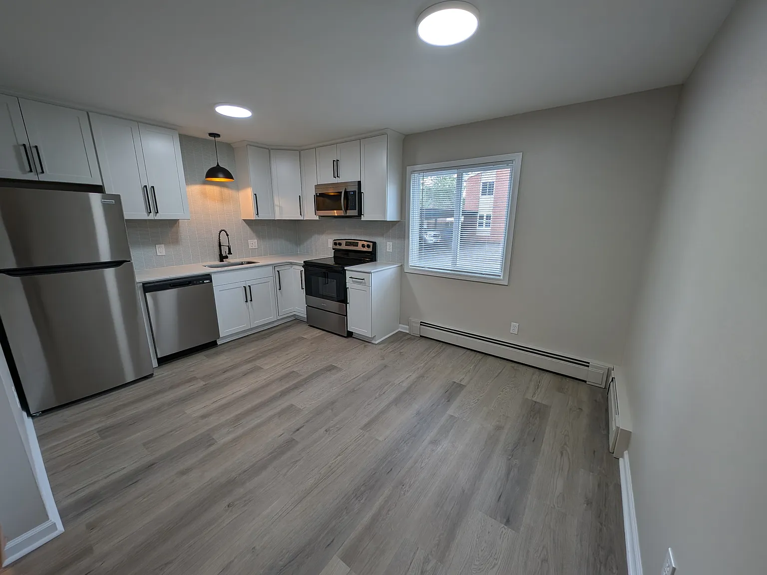2 bed, $1,800 — Photo 3