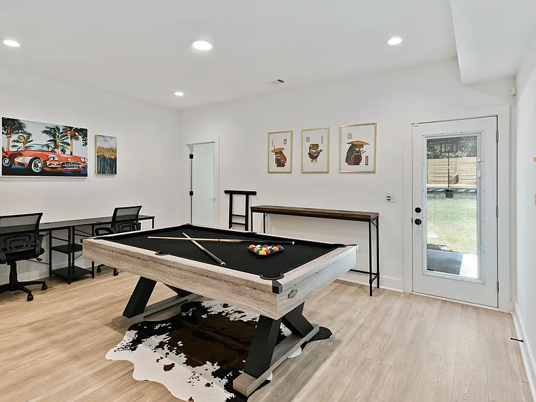 729 Emily Pl NW — Photo 8