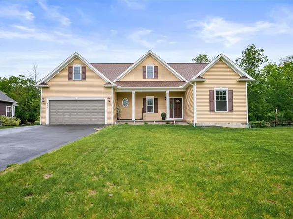 435 Shorewood Trl, Ontario, NY 14519