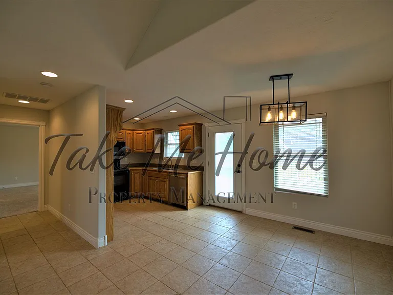 4902 E Farm Road 136 — Photo 5