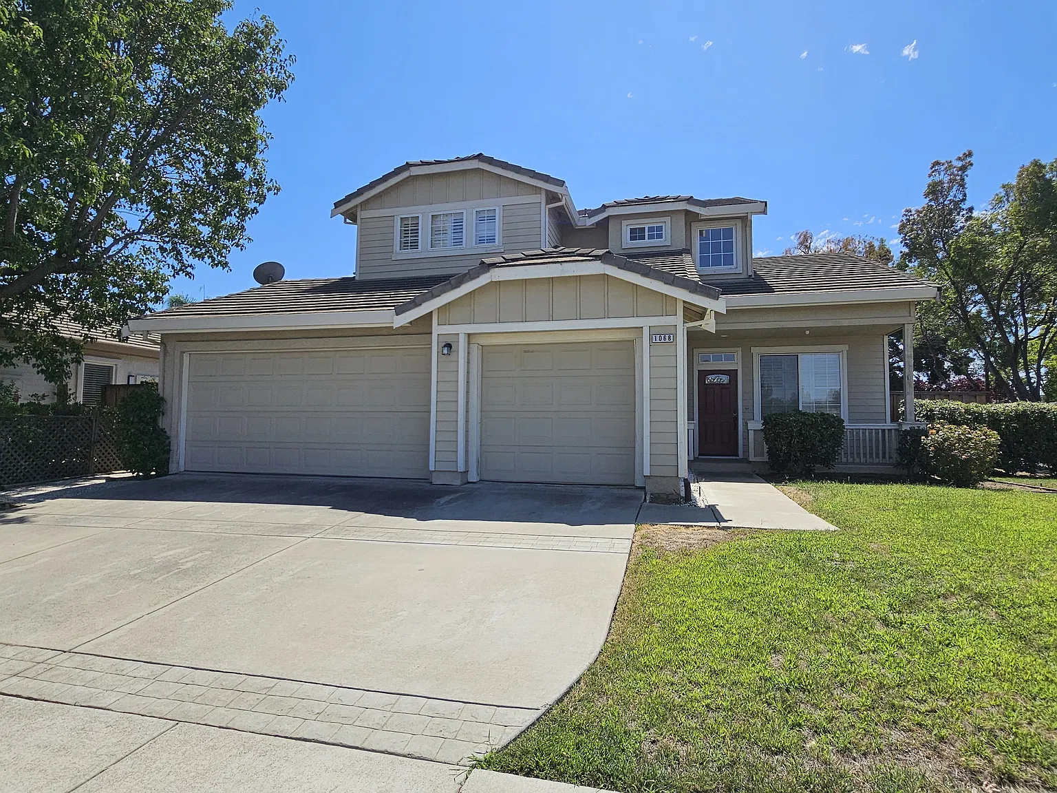 4 bed, 2189 sqft, $3,490 — Photo 1
