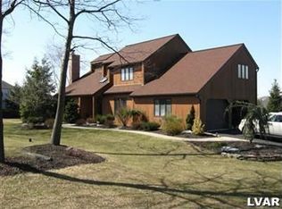 2251 Overlook Ct, Fogelsville, PA 18051