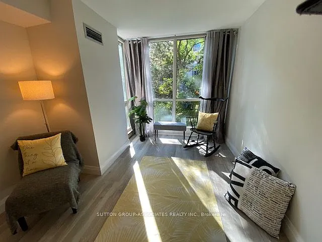 95 Prince Arthur Ave #327 — Photo 17