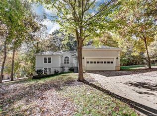 106 Shelter Cove Ln, Mooresville, NC 28117