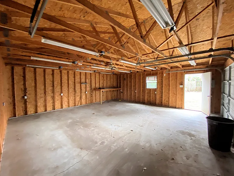 218 Mona Dr — Photo 53