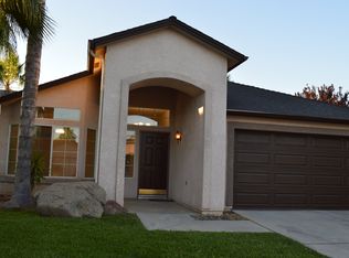 5660 W Oslin Ave, Fresno, CA 93722