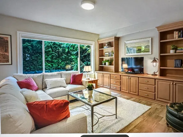(undisclosed Address), Lake Oswego, OR 97034