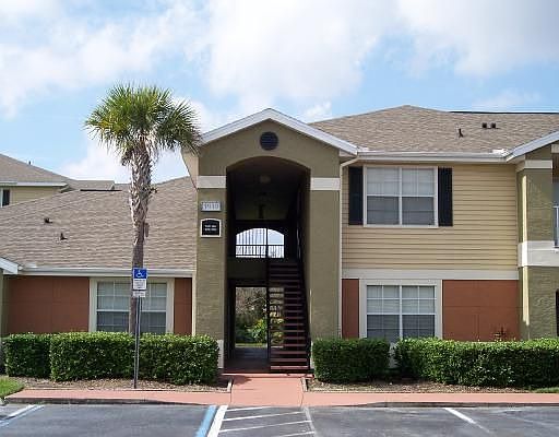 1st image of 1910 Summer Club Dr APT 206