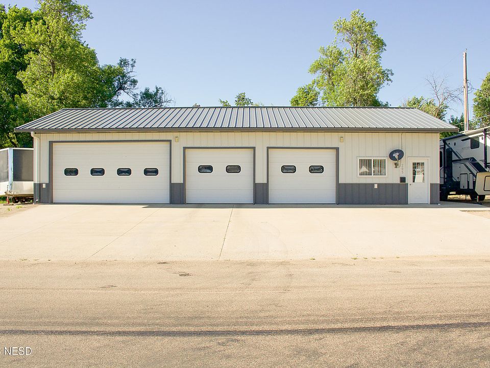 1st image of 205 E 10th Ave
