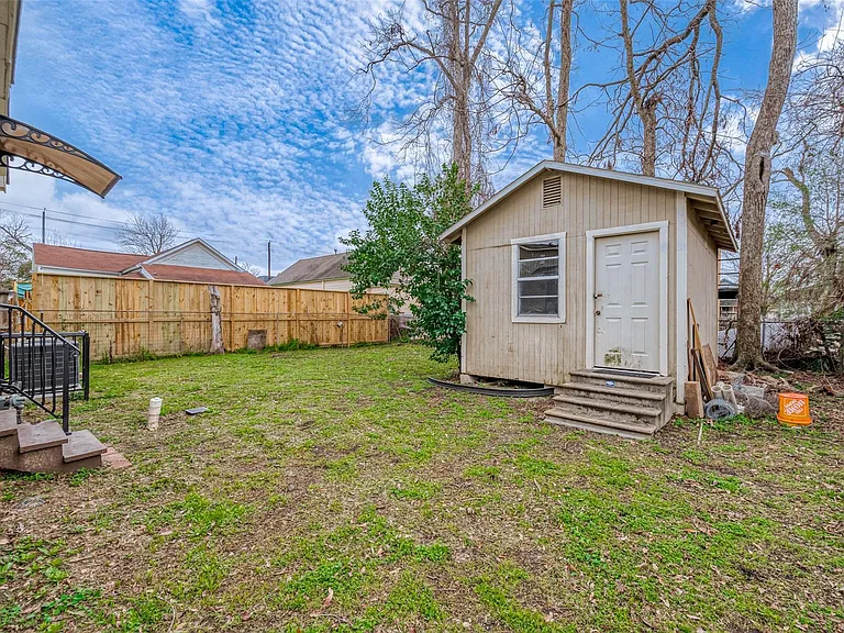 1216 Campbell St — Photo 26